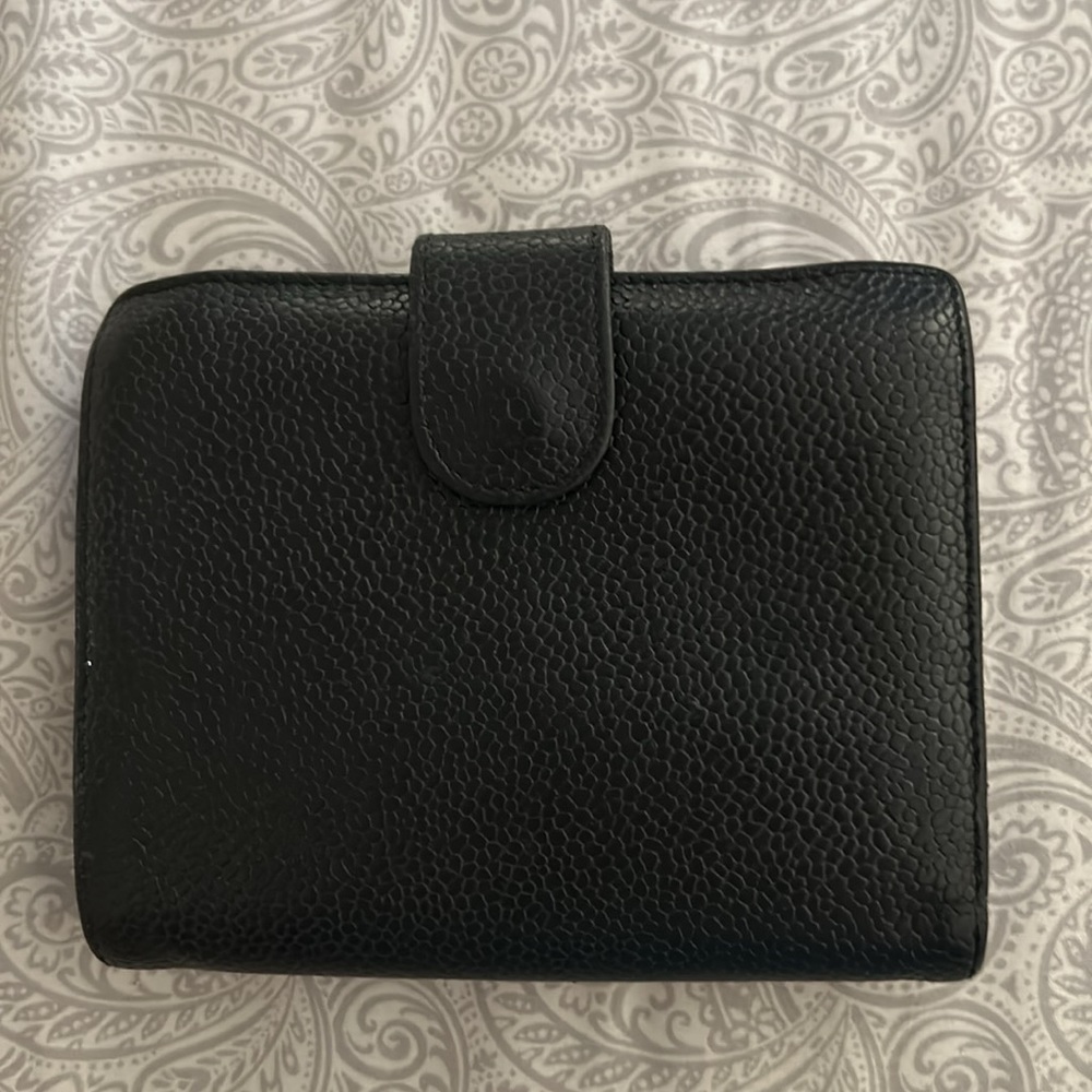 Beautiful Chanel Caviar wallet - Picture 2 of 7